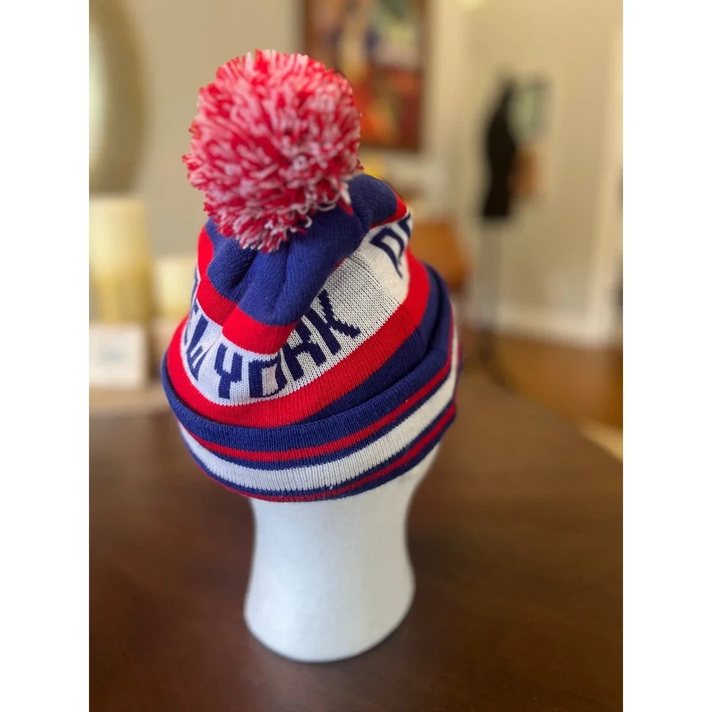 New Era NY Giants Beanie Hat Mens OSFM Blue Excellent Cuffed Pom Pom NFL Cap